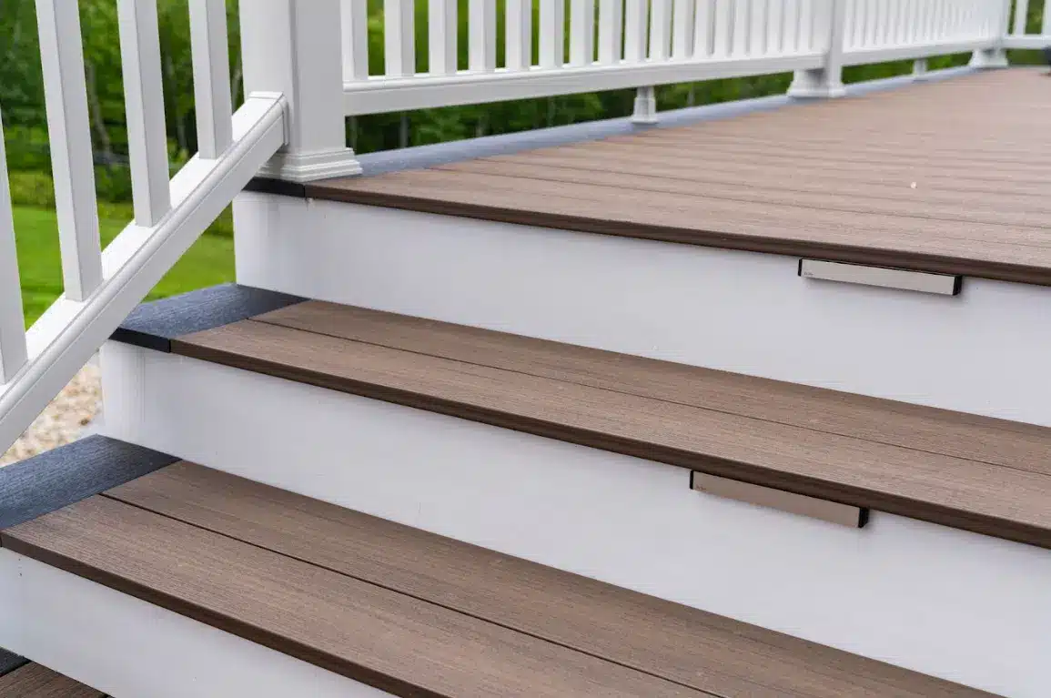 Deckorators decking boards - Composite Deck with stairs